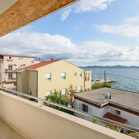 Appartement Spacious Near The Sea