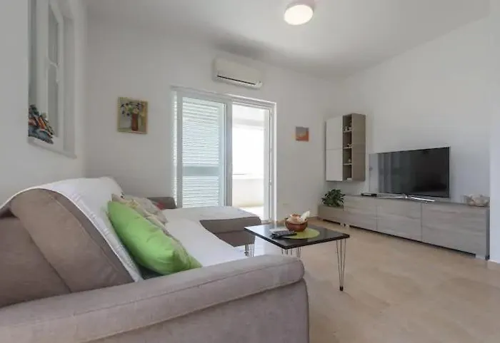 Spacious Near The Sea *