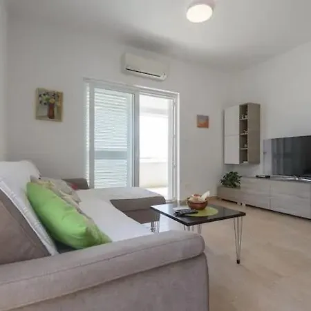 Spacious Near The Sea *