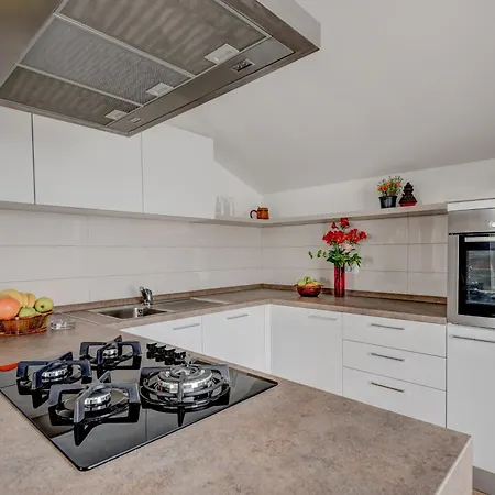 Spacious Near The Sea Zadar