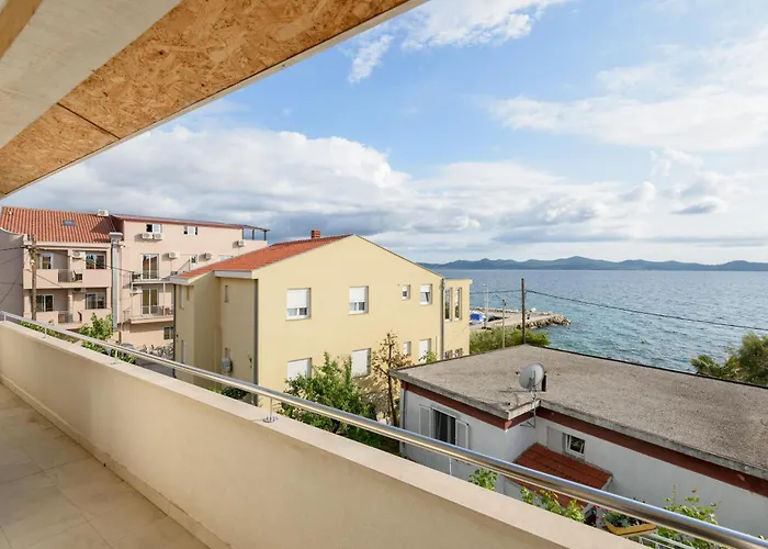 Appartamento Spacious Near The Sea