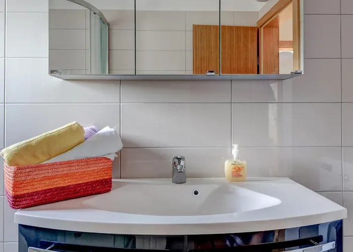 Spacious Near The Sea * Zara