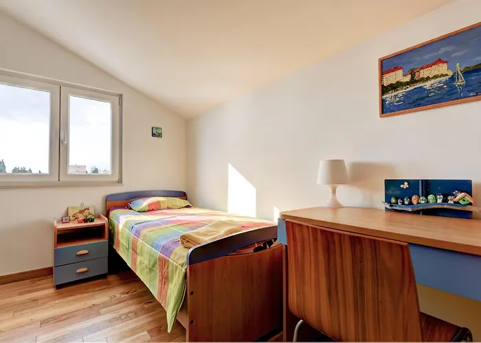 Spacious Near The Sea * Zara